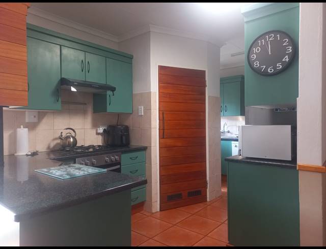 2 BEDROOM SECTIONAL TITLE TO LET IN HEIDELBERG CENTRAL